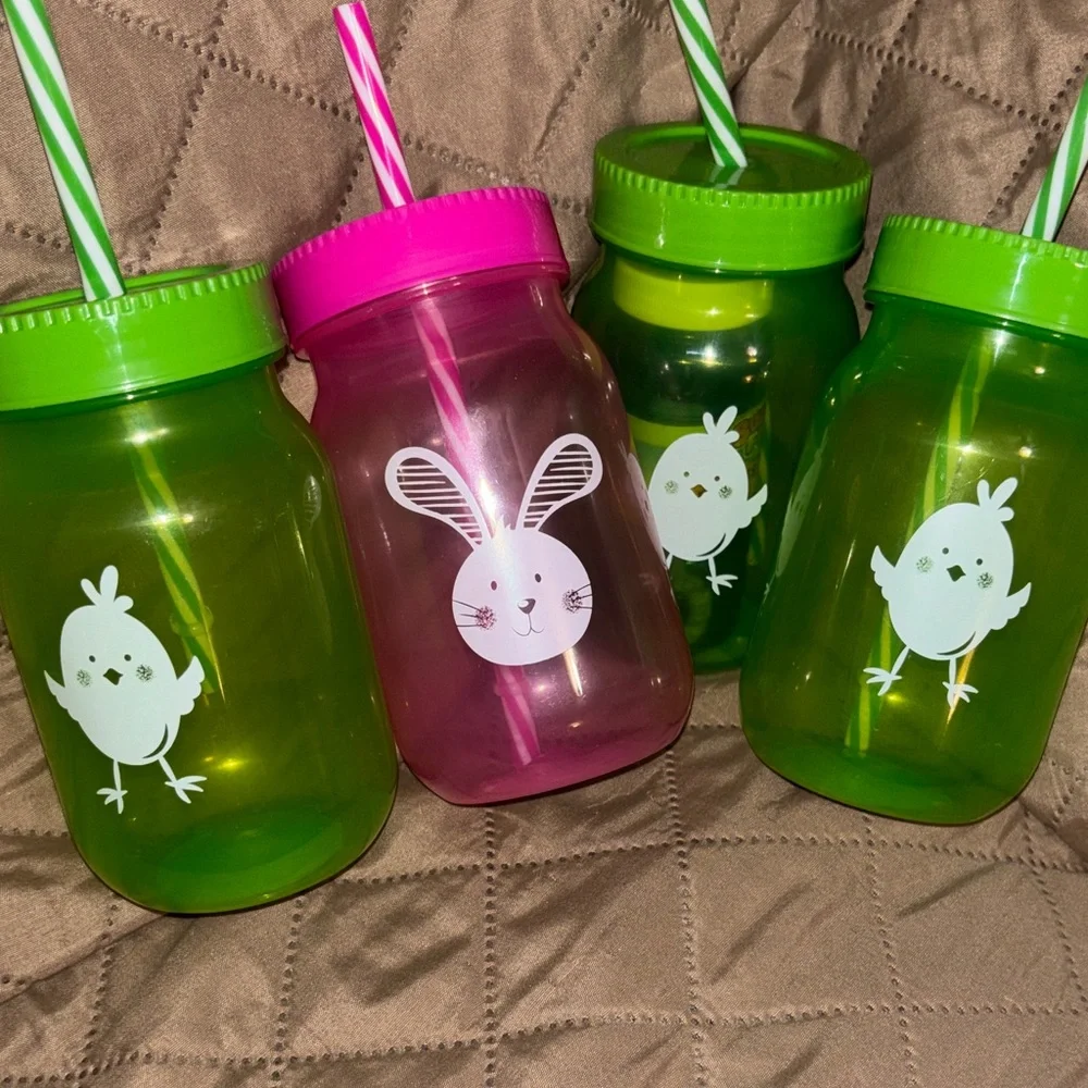 4 Easter Themed Party Cups Set 3 lime green with a chick 1 hot pink with a bunny